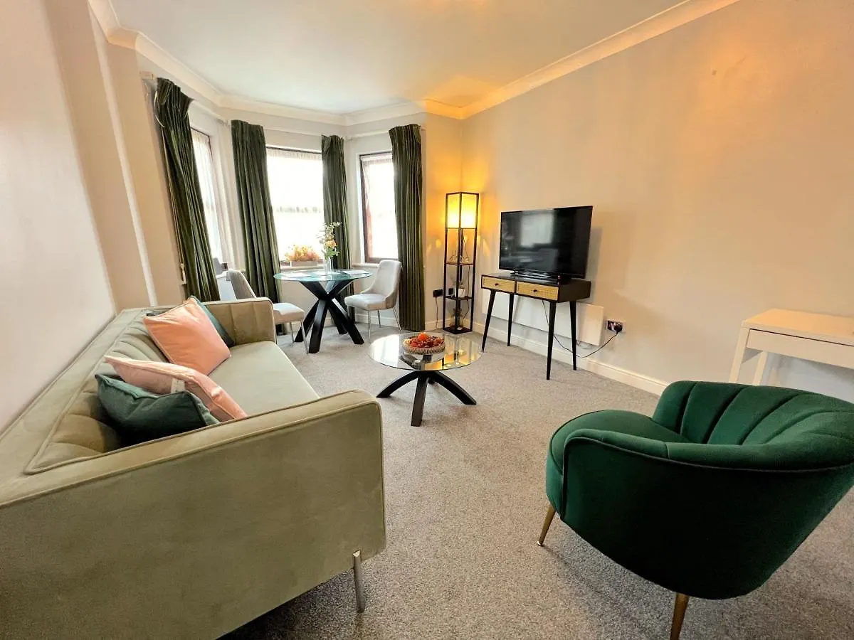 18Pg Dreams Unlimited - Budget Flat W Free Parking - Slough Windsor Heathrow United Kingdom