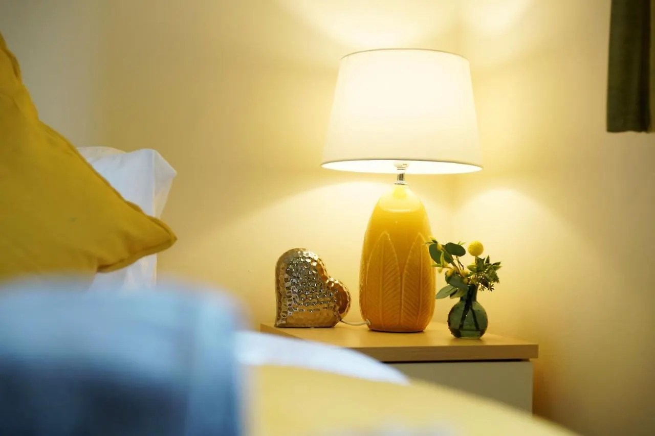 18Pg Dreams Unlimited - Budget Flat W Free Parking - Slough Windsor Heathrow 0*,  United Kingdom