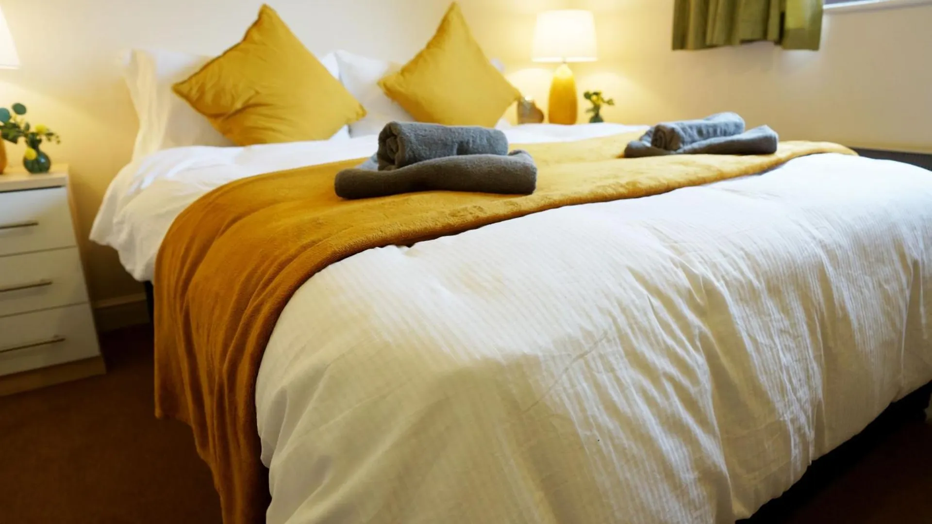 18Pg Dreams Unlimited - Budget Flat W Free Parking - Slough Windsor Heathrow
