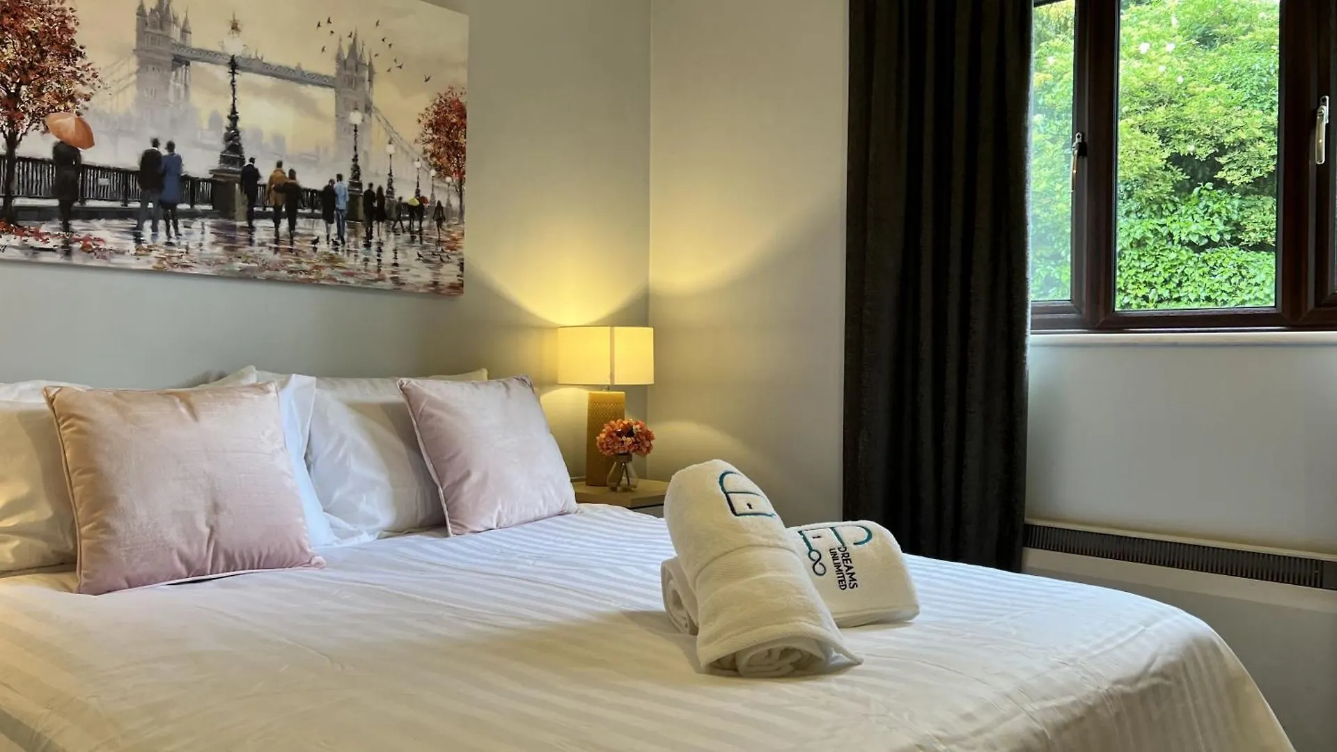 Holiday home 18Pg Dreams Unlimited - Budget Flat W Free Parking - Slough Windsor Heathrow