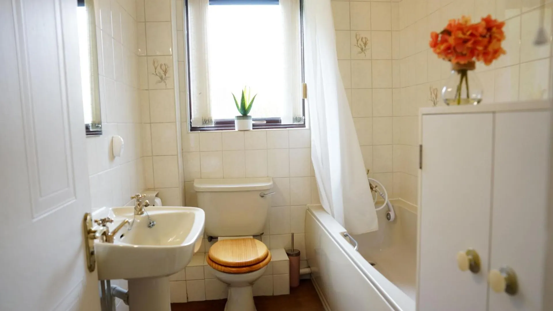 18Pg Dreams Unlimited - Budget Flat W Free Parking - Slough Windsor Heathrow 0*,