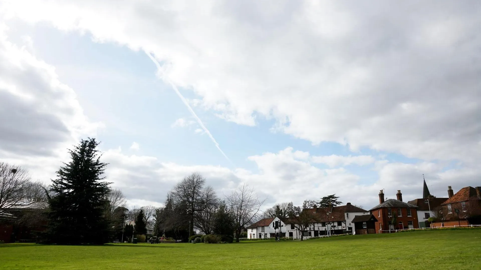 18Pg Dreams Unlimited - Budget Flat W Free Parking - Slough Windsor Heathrow 0*,  United Kingdom