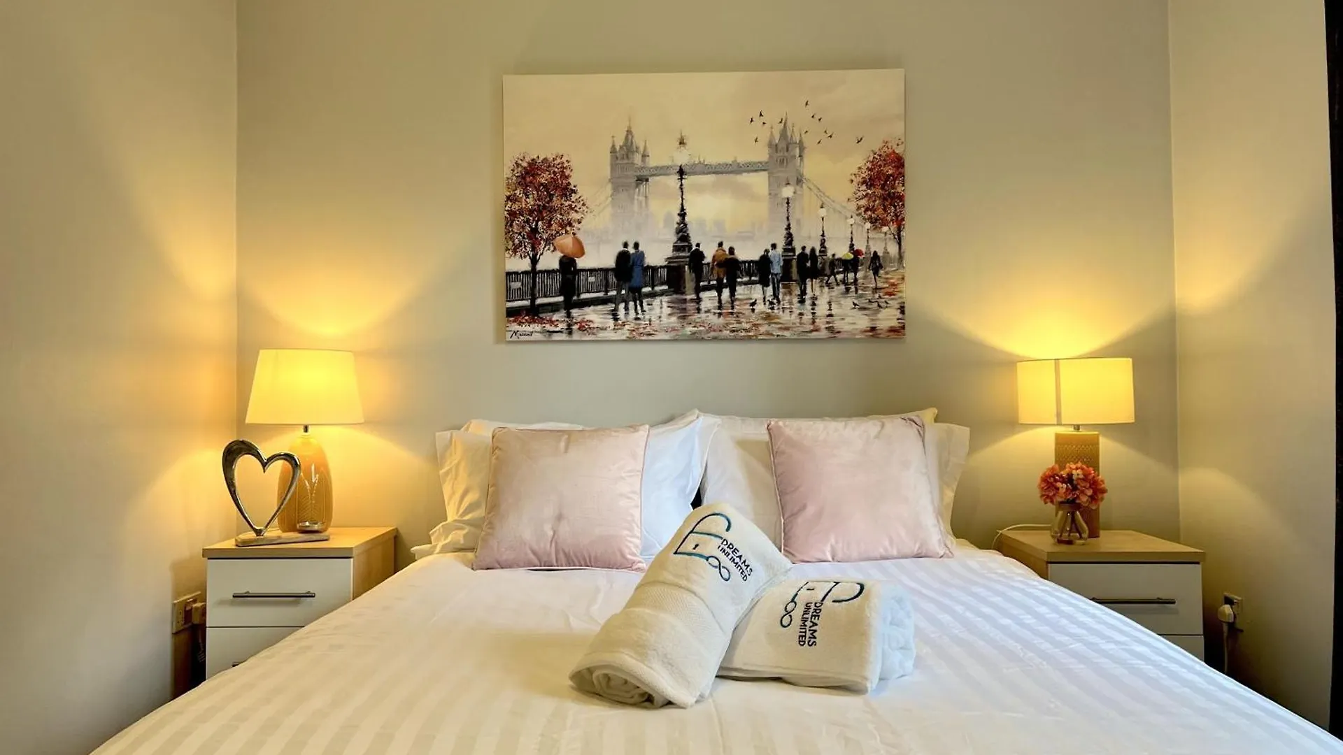 18Pg Dreams Unlimited - Budget Flat W Free Parking - Slough Windsor Heathrow Holiday home
