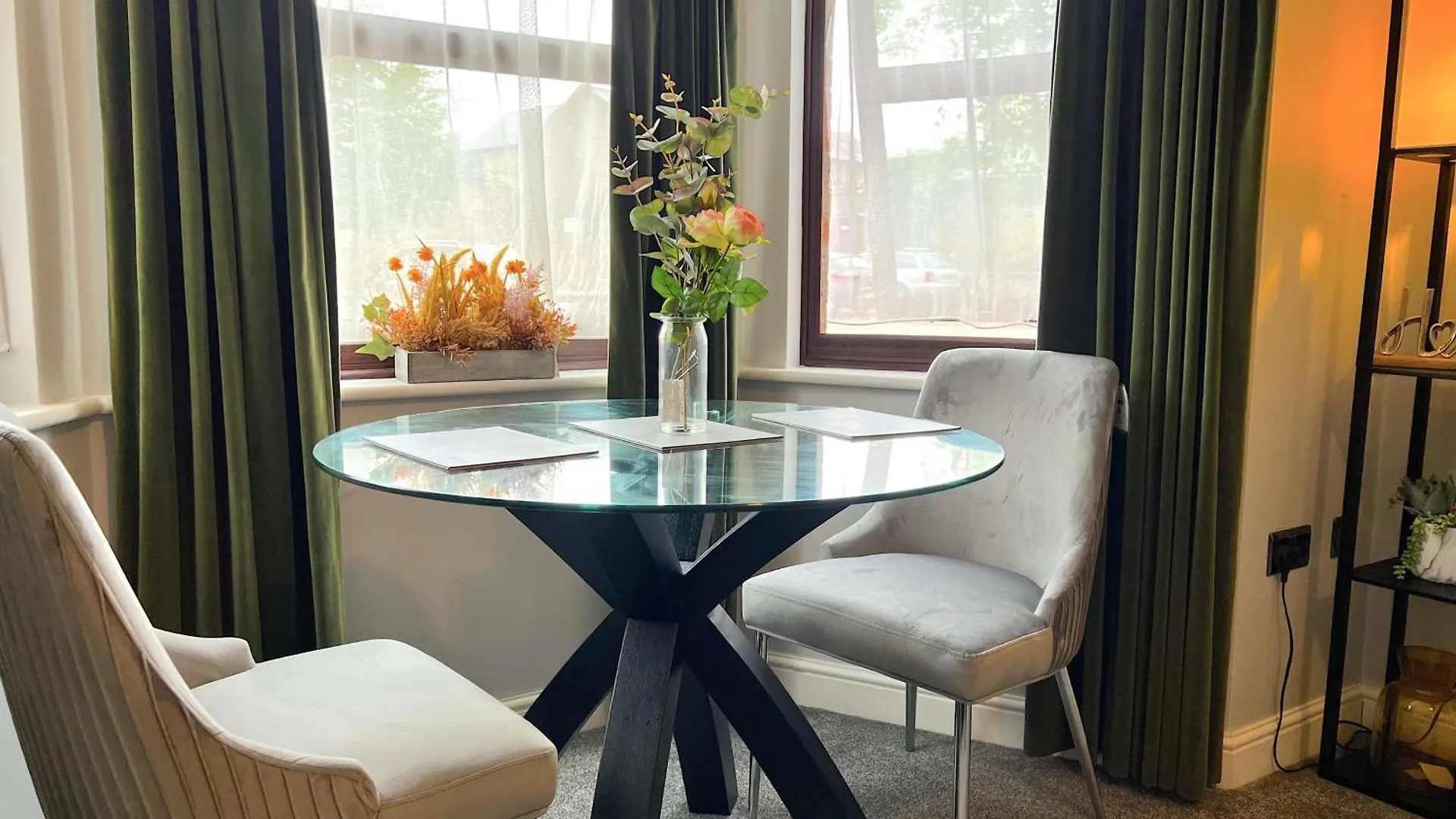 18Pg Dreams Unlimited - Budget Flat W Free Parking - Slough Windsor Heathrow 0*,
